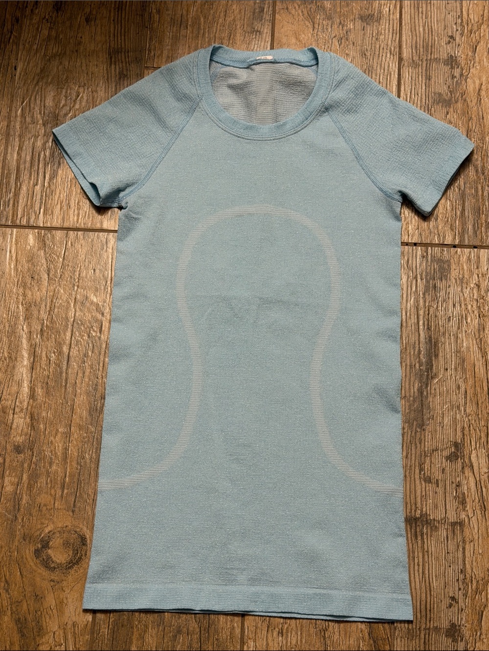 Lululemon Swiftly Tech Short Sleeve Crew *Sparkle light blue size 2